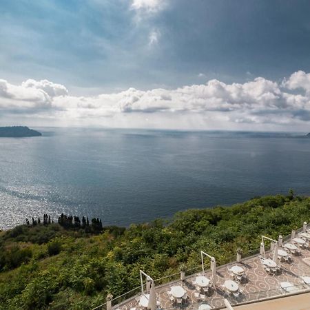 Grand Hotel Serapide يوتْسْوولْ المظهر الخارجي الصورة