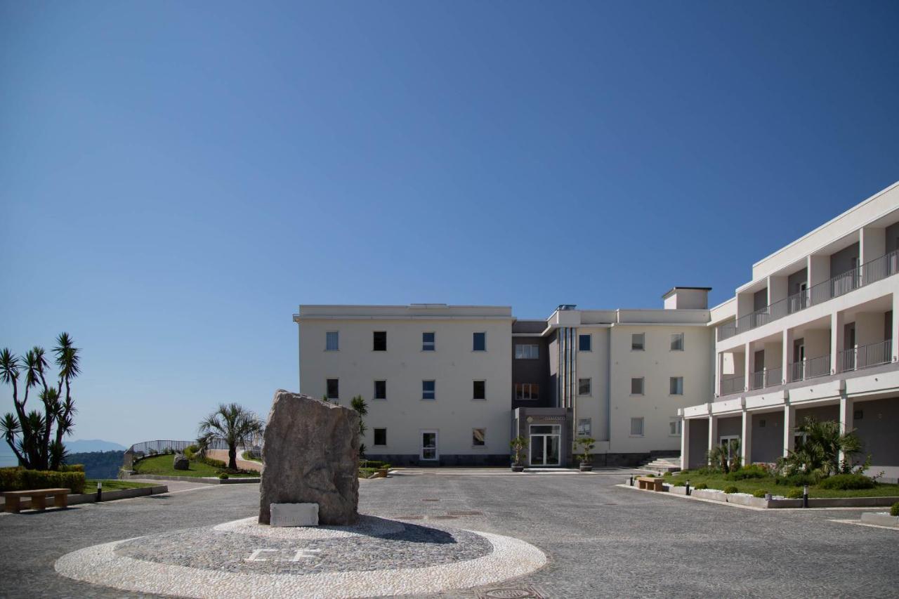 Grand Hotel Serapide يوتْسْوولْ المظهر الخارجي الصورة
