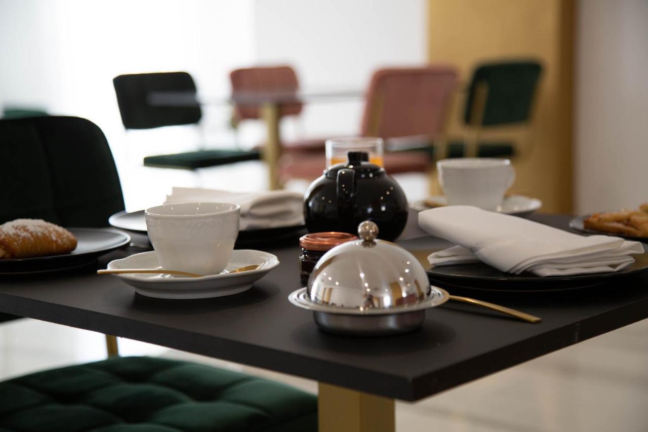 Grand Hotel Serapide يوتْسْوولْ المظهر الخارجي الصورة