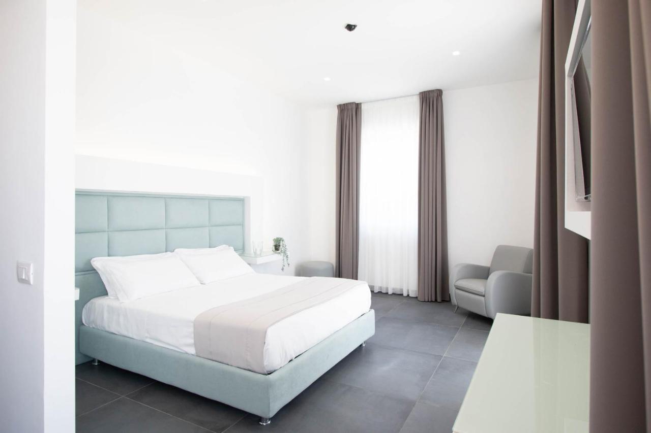 Grand Hotel Serapide يوتْسْوولْ المظهر الخارجي الصورة