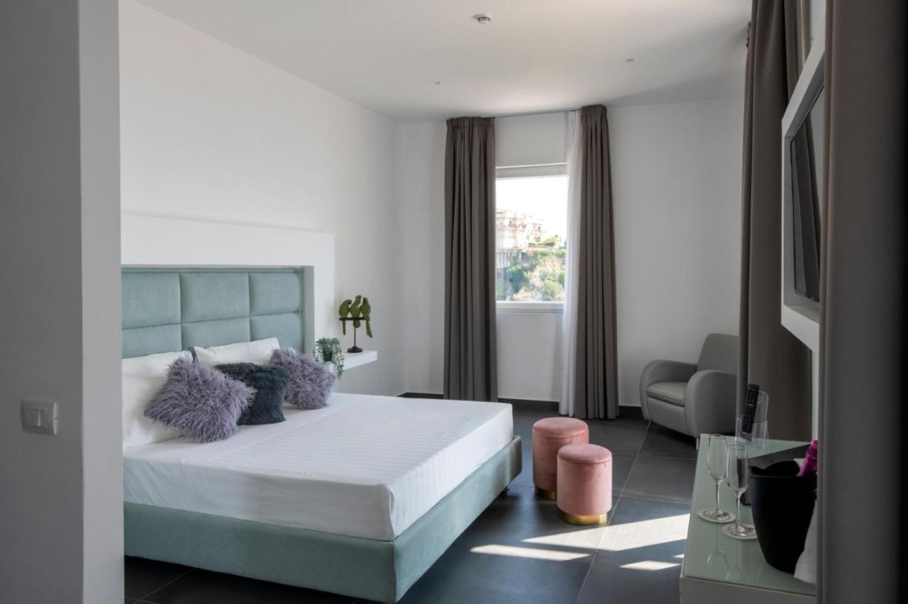Grand Hotel Serapide يوتْسْوولْ المظهر الخارجي الصورة