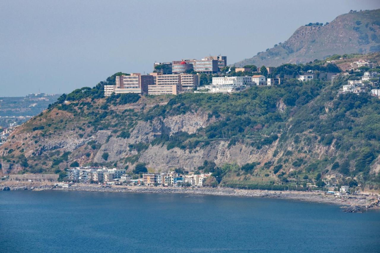 Grand Hotel Serapide يوتْسْوولْ المظهر الخارجي الصورة