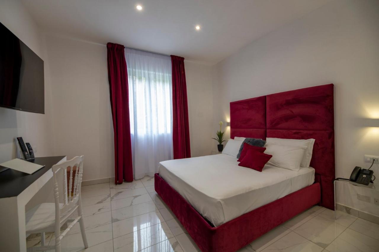 Grand Hotel Serapide يوتْسْوولْ المظهر الخارجي الصورة