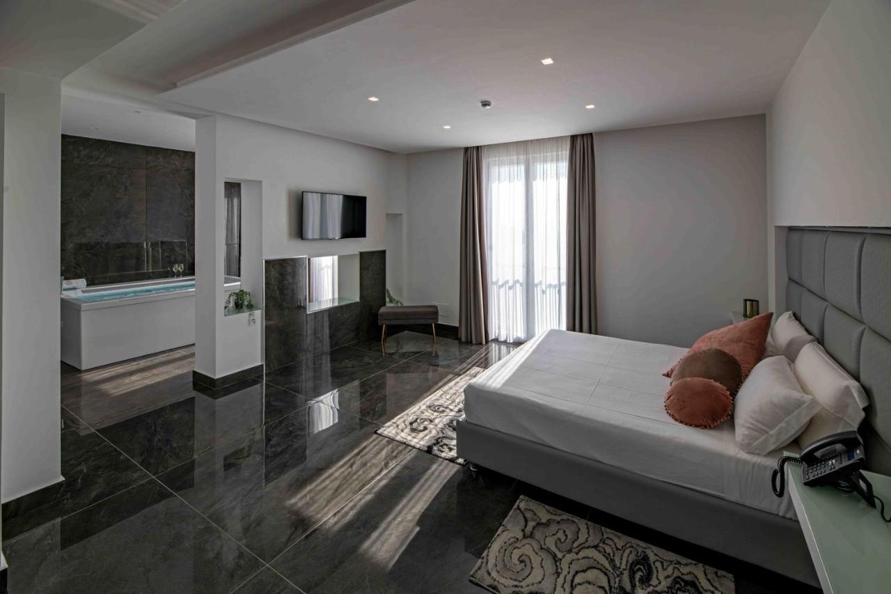 Grand Hotel Serapide يوتْسْوولْ المظهر الخارجي الصورة